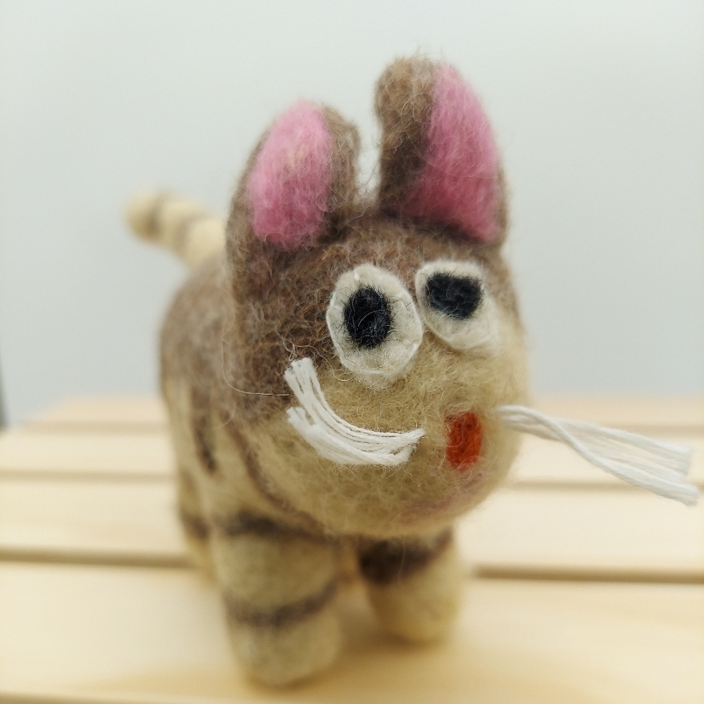 Felted Wool 7” Cat Cute Striped Tiger - Picture 4 of 4